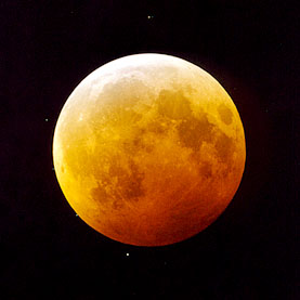 Picture of the totally eclipsed moon on January 9, 2001