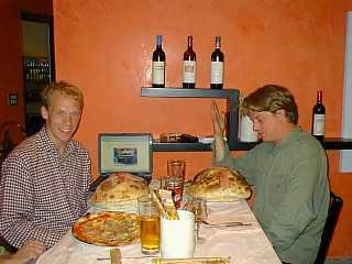 ddpizza.jpg (12135 bytes)